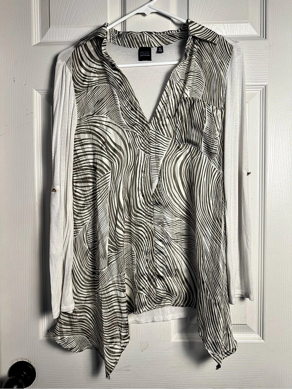 Blue Saks Fifth Avenue Abstract Tunic Gray & White Size Small